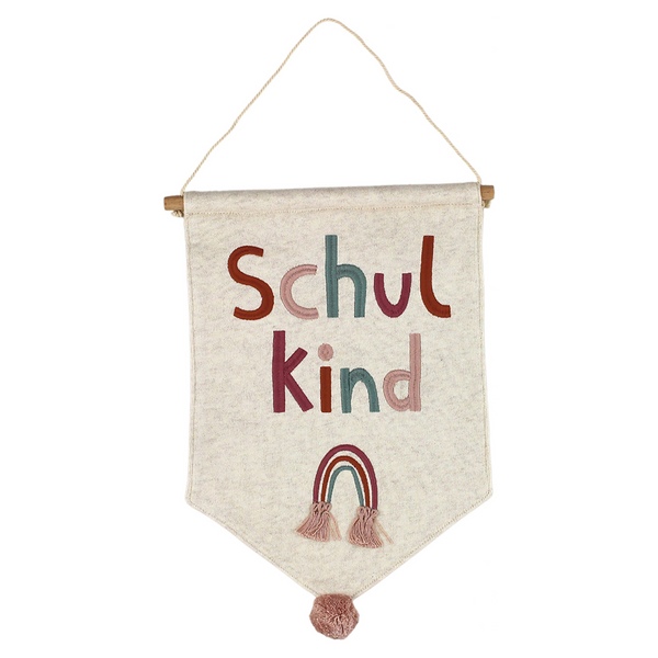 Wandbehang “Schulkind” mit Regenbogen von Ava & Yves