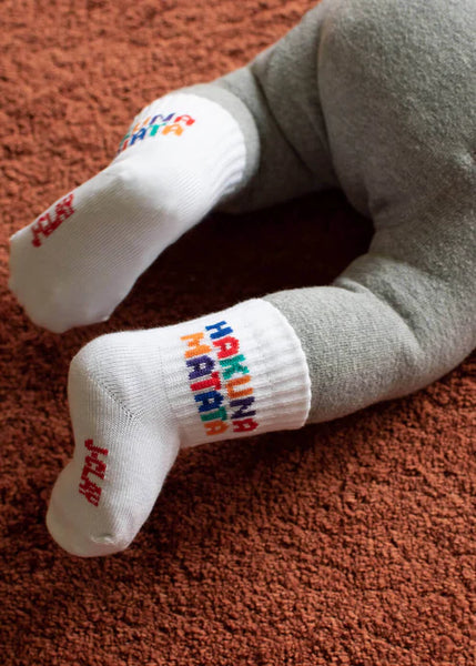 Socken mit "Hakuna Matata" Aufschrift für Babys und Kinder bis Größe 34