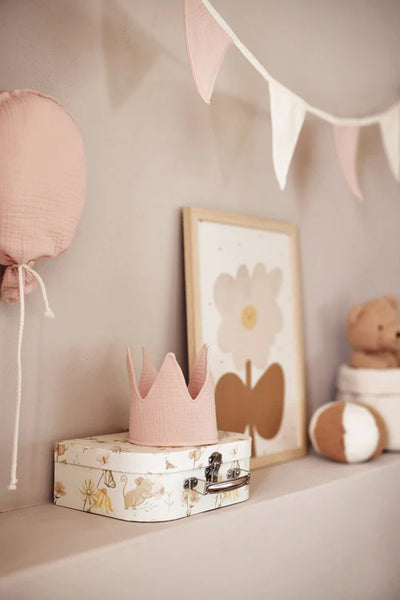 Rosa Luftballon aus Stoff als Dekoration für das Kinderzimmer