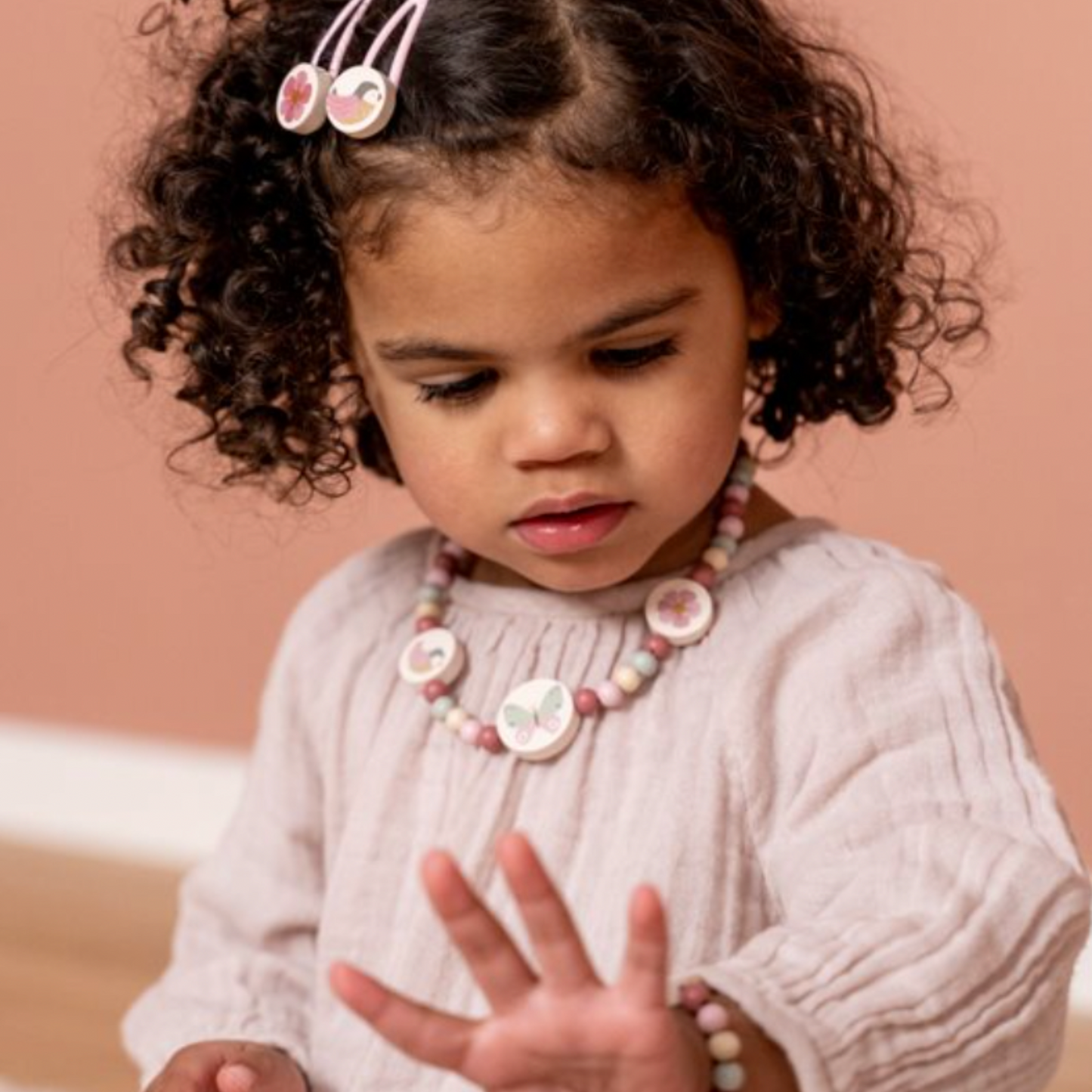 Rosa Schmuckset aus Holz für Kinder von Little Dutch